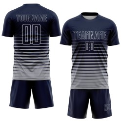 Uniforme de fútbol personalizado de moda con raya diplomática azul marino, camiseta de sublimación gris
