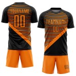 Camiseta de fútbol personalizada con rayas naranjas y sublimación negra Camiseta de fútbol personalizada con rayas naranjas y sublimación negra