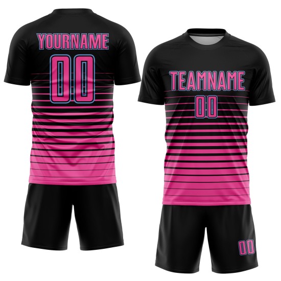 Camiseta de fútbol personalizada negra con sublimación de moda, con rayas rosa y azul claro Camiseta de fútbol personalizada negra con sublimación de moda, con rayas rosa y azul claro