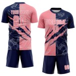 Camiseta de fútbol mediana con estampado de grafiti de sublimación personalizada en rosa y azul marino para rascar Camiseta de fútbol mediana con estampado de grafiti de sublimación personalizada en rosa y azul marino para rascar