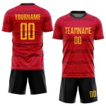 Camiseta de fútbol personalizada con sublimación, color dorado, negro y rojo Camiseta de fútbol personalizada con sublimación, color dorado, negro y rojo