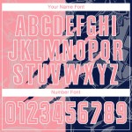 Camiseta de fútbol mediana con estampado de grafiti de sublimación personalizada en rosa y azul marino para rascar Camiseta de fútbol mediana con estampado de grafiti de sublimación personalizada en rosa y azul marino para rascar