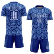 Camiseta de fútbol personalizada con sublimación geométrica, diseño abstracto azul y blanco, con formas reales claras Camiseta de fútbol personalizada con sublimación geométrica, diseño abstracto azul y blanco, con formas reales claras